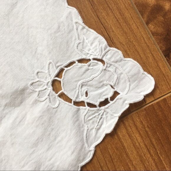 Vintage 30s Handmade Lace Napkins/ Doilies - Picture 2 of 9